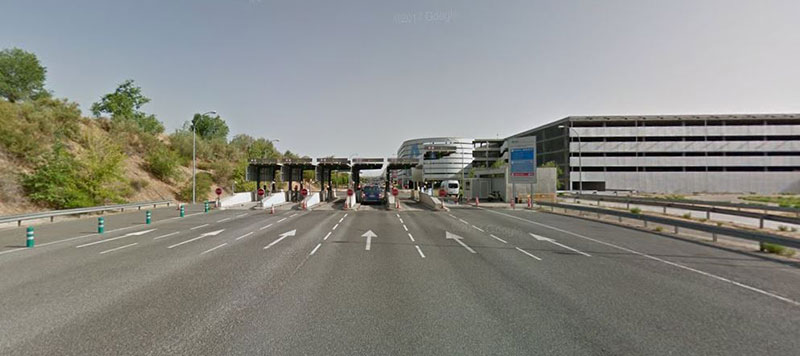Terminal 4 parking Madrid airport